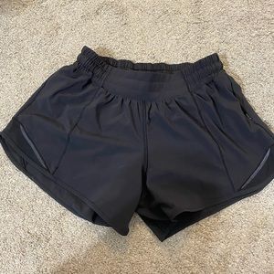 Lululemon hotty hot shorts size 6